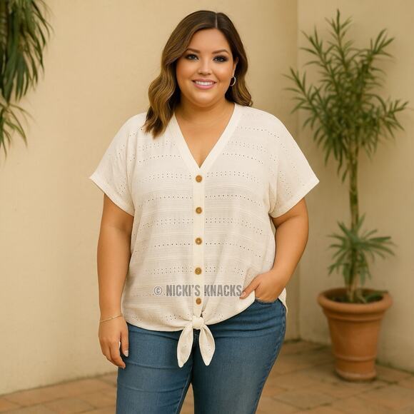 Como Blu Eyelet Knit Button Front Tie Hem Top Ivory Cream Lightweight Size 3X - Picture 1 of 10